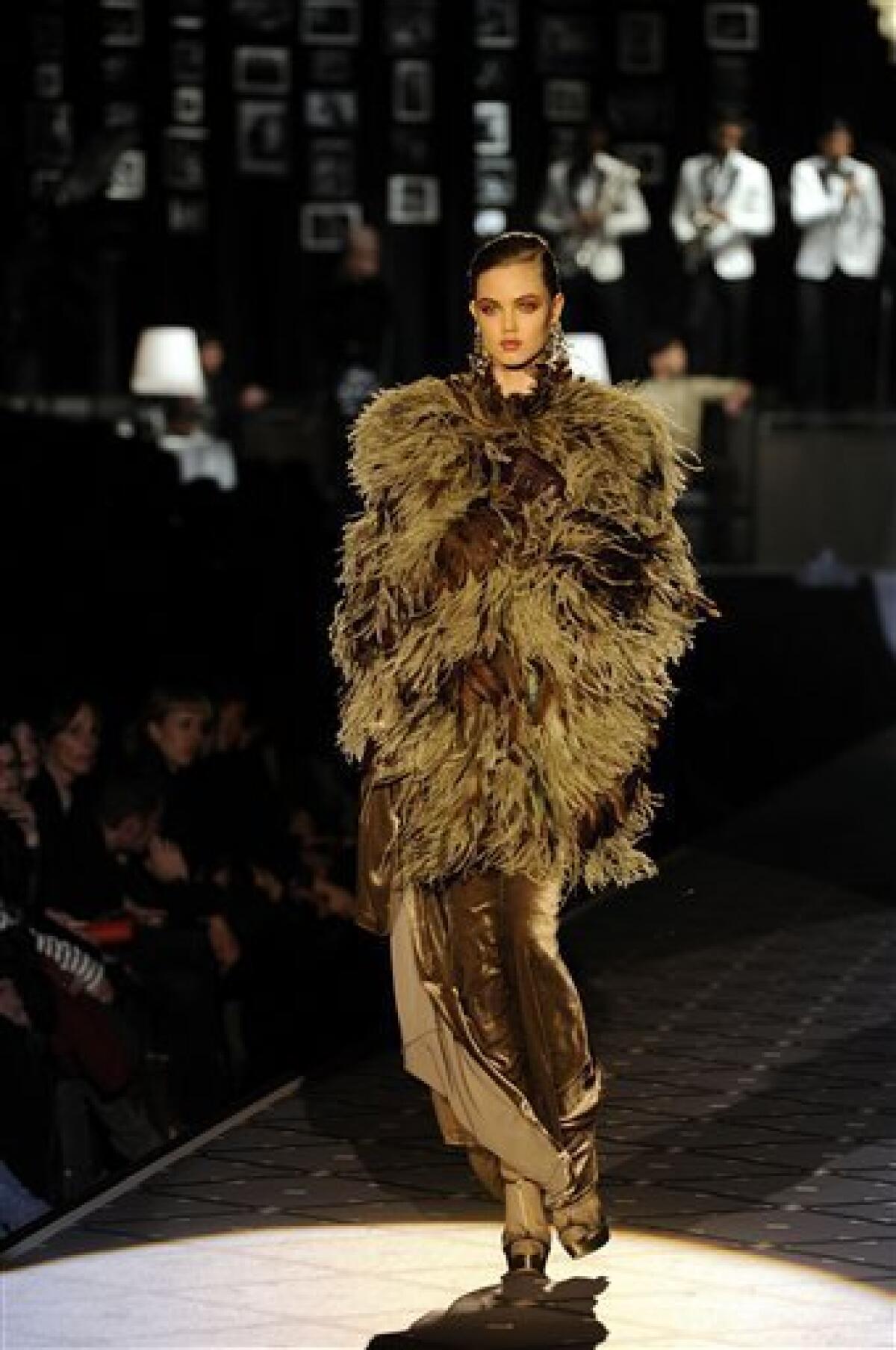 Large coats a mainstay for next winter from Milan - The San Diego